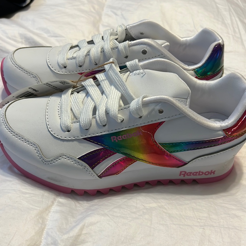 Girls Reebok sneakers brand new never worn